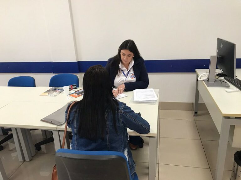 Ação qualifica trabalhadores que buscam oportunidades de emprego em Umuarama