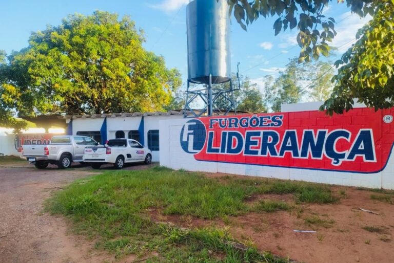 Umuarama: Empresa anuncia 6 vagas de emprego para montadores de furgões e auxiliares