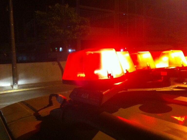 Briga entre homem e mulher termina em socos e chutes no centro de Alto Piquiri