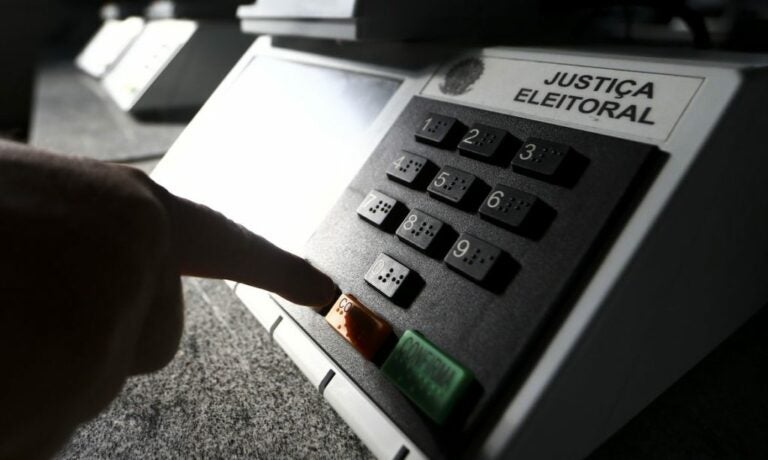 Você sabe a diferença entre votar nulo e votar em branco?