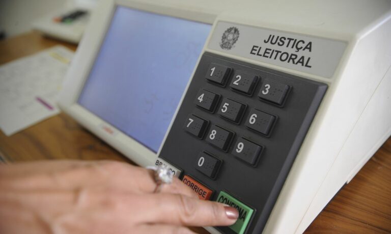 Saiba para quem o voto é obrigatório e facultativo no Brasil