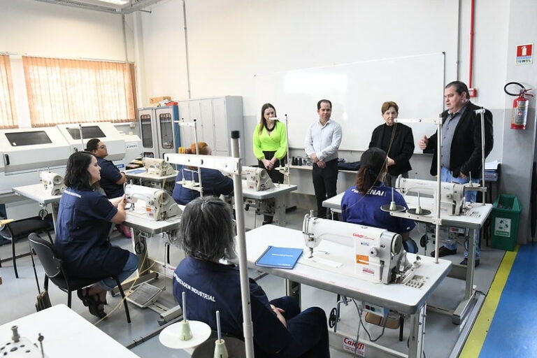 Nova turma inicia o curso de auxiliar de costura através do Senai e Prefeitura de Umuarama