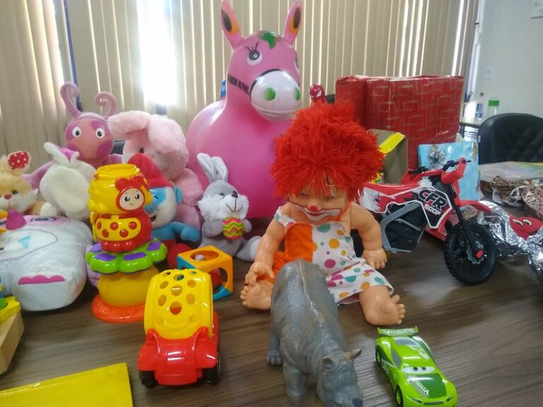 Assistência Social de Umuarama recebe doações de brinquedos para crianças e adolescentes