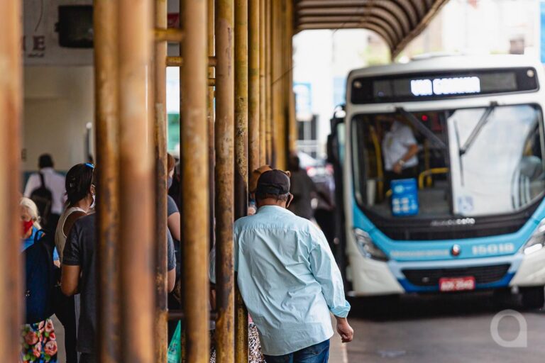 Redução no valor da passagem do transporte coletivo agrada trabalhadores de Umuarama