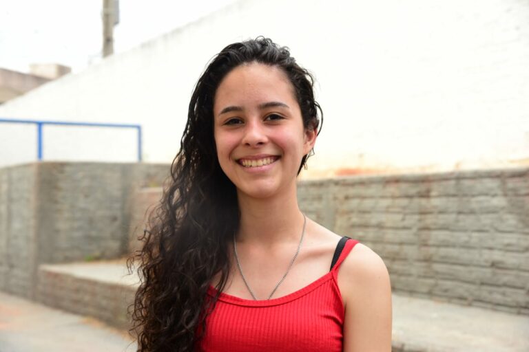 Em sua primeira eleição, Talita Moretto fala sobre a importância do voto para um Brasil melhor