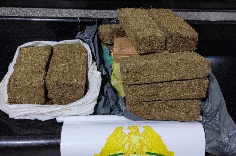 Jovens de Umuarama são presos com 11,9 kg de maconha na PR-323, em Cruzeiro do Oeste
