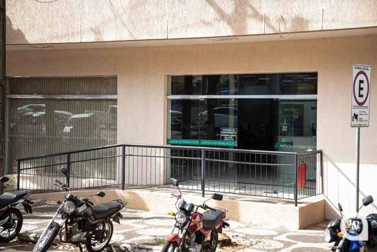 Agência do Trabalhado informa 244 vagas de emprego disponíveis em Umuarama