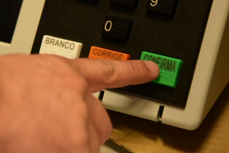 Eleitor pode votar hoje mesmo que não tenha votado no primeiro turno