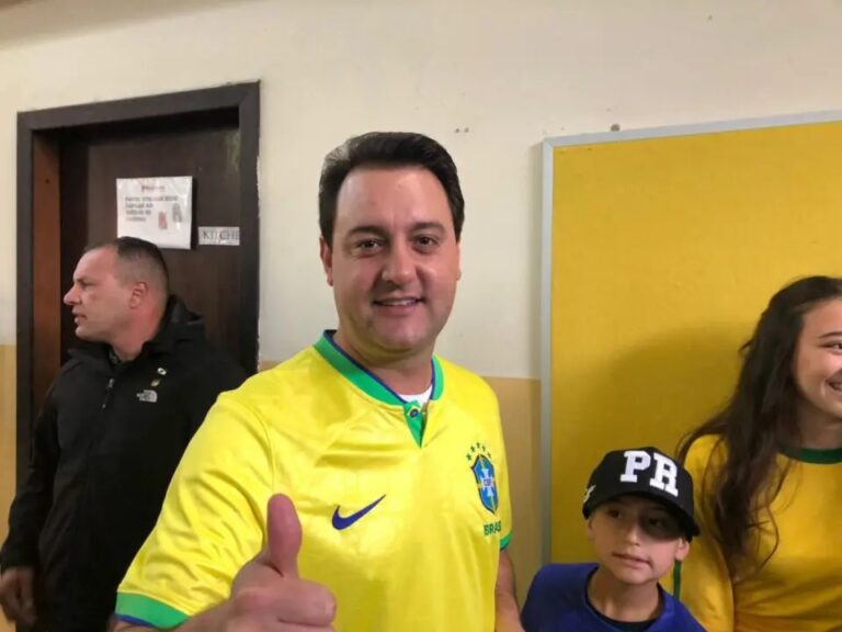 Com 15% dos votos apurados no Paraná, Ratinho Junior se consolida na liderança