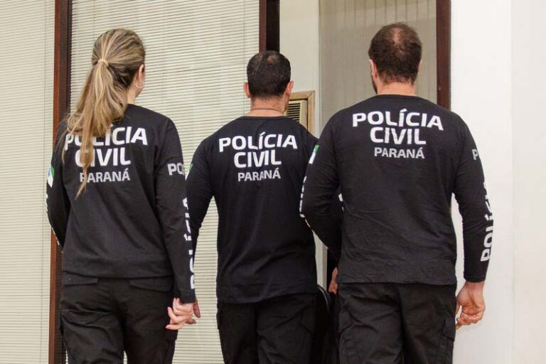 Policiais civis recebem uniformes do Governo do Paraná pela primeira vez em 169 anos