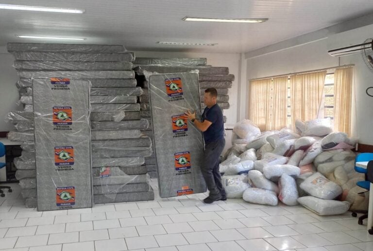 Corpo de Bombeiros de Umuarama recebe donativos para famílias atingidas pelas chuvas no Paraná