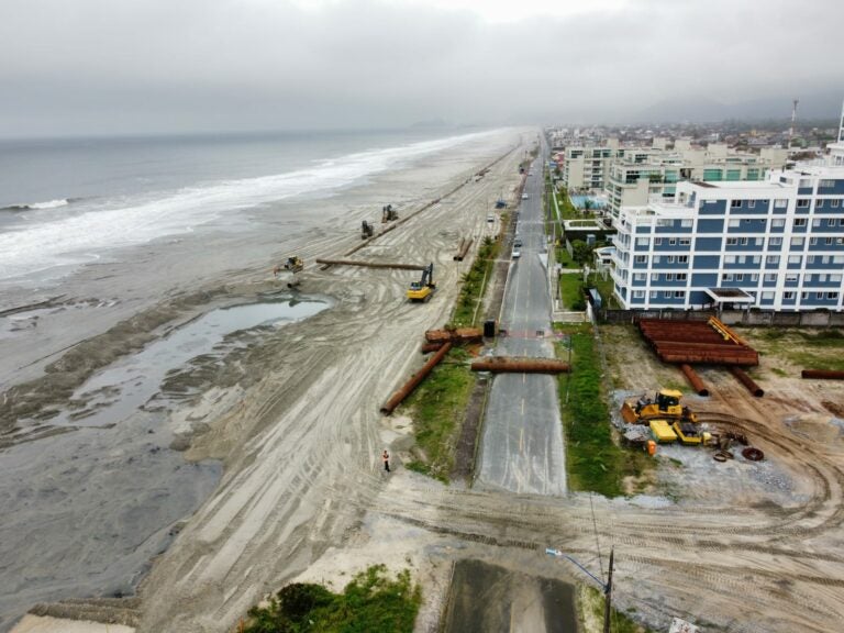 Governo do Paraná conclui a engorda da praia de Matinhos e entrega obra antes do prazo