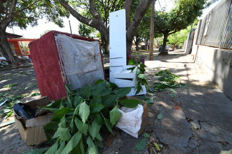Operação Bairro Limpo retira 80 toneladas de entulhos do Alvorada, Mutirão e San Gaetano