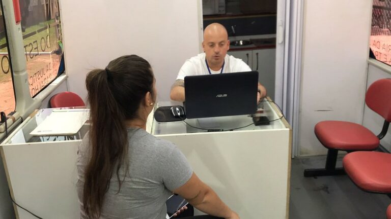 Ônibus do Emprega Mais PR atendeu cerca de 50 trabalhadores em Santa Eliza