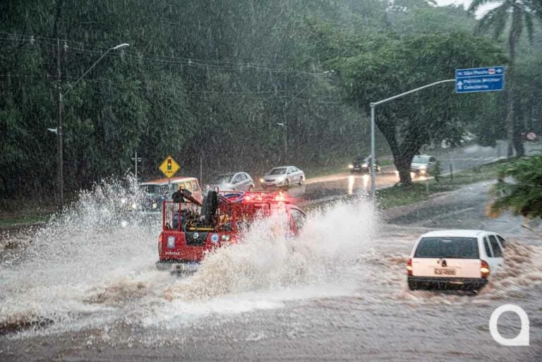 Defesa Civil disponibiliza alerta para desastres naturais via WhatsApp