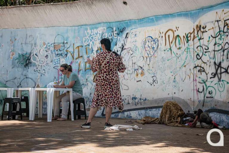 Pastores iniciam 80 horas de orações pela cidade na Praça da Bíblia