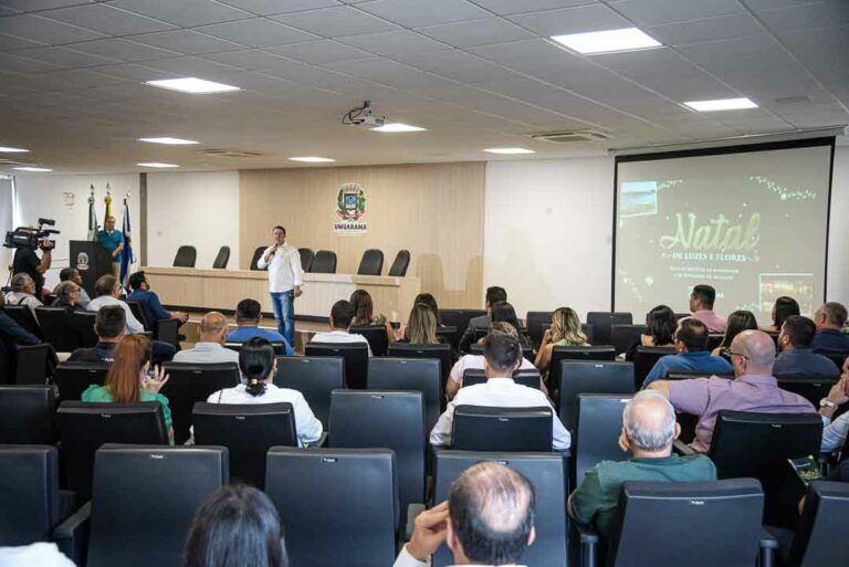 Prefeitura e Aciu apresentam programação do ‘Natal de Luz e Flores’