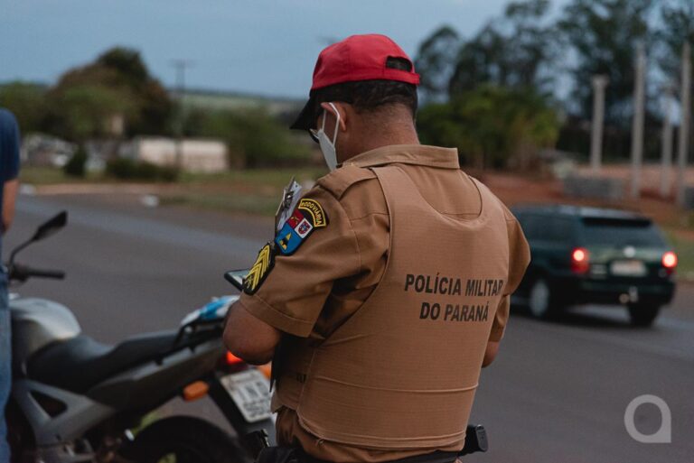 Homem fica ferido após colisão entre motocicleta e caminhonete na PR-323, em Umuarama