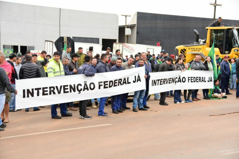 Polícia Rodoviária atualiza situação de pontos de manifestações na PR-323 e outras rodovias