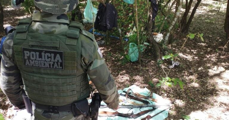 Ambiental flagra acampamento utilizado para caça e pesca ilegais em Maria Helena