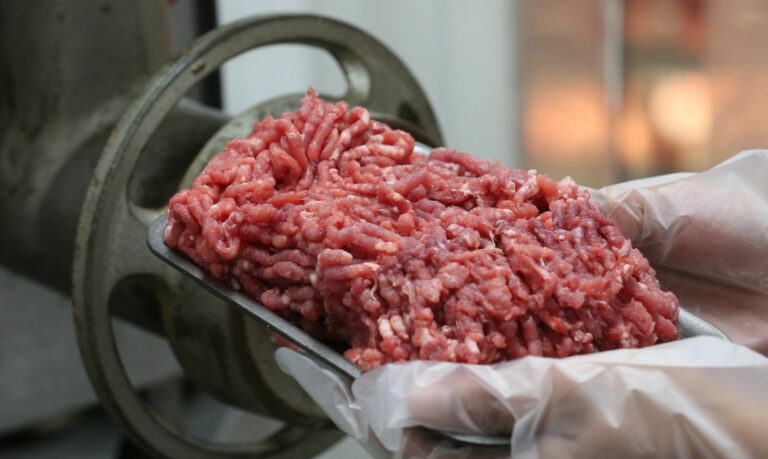 Começam a valer as novas regras para venda de carne moída em todo o país