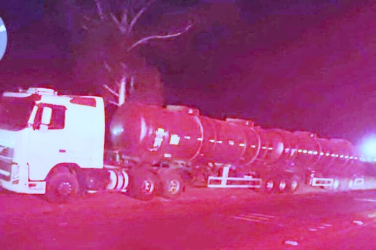 Caminhoneiro tem carga roubada na região de Cascavel e é abandonado em Cruzeiro do Oeste