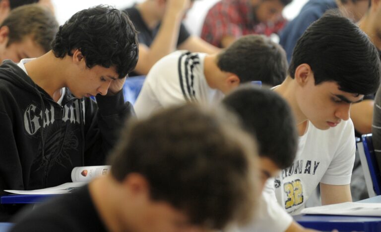 Paraná: 145 mil estudantes devem participar do segundo dia de provas do Enem neste domingo