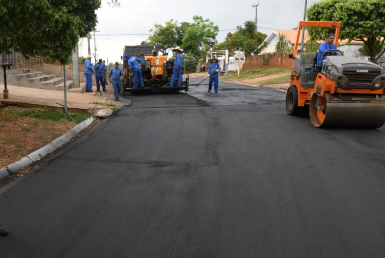 Prefeitura revitaliza pavimentação em vários pontos da cidade e distritos de Umuarama
