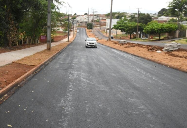 Umuarama: Trecho duplicado da Avenida Vitória já recebeu pavimentação asfáltica