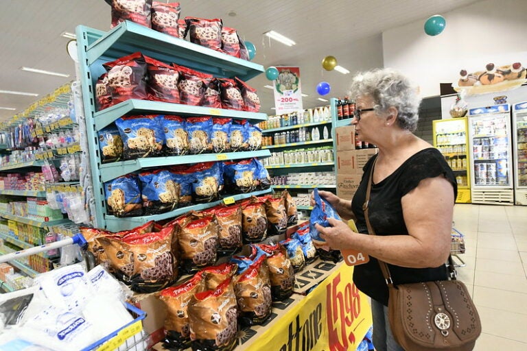 Procon Umuarama alerta para diferença de até 150% nos preços dos produtos da ceia de Natal