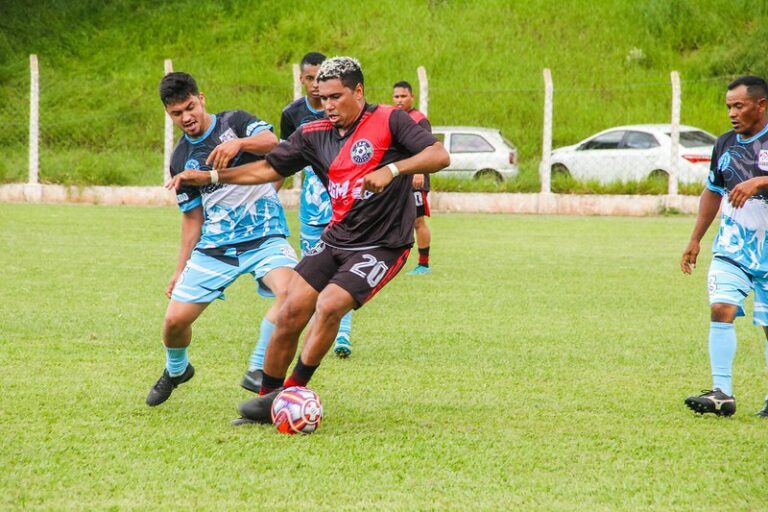 Equipe de Carboneira vence a Copa Amizade de futebol de campo, em Umuarama