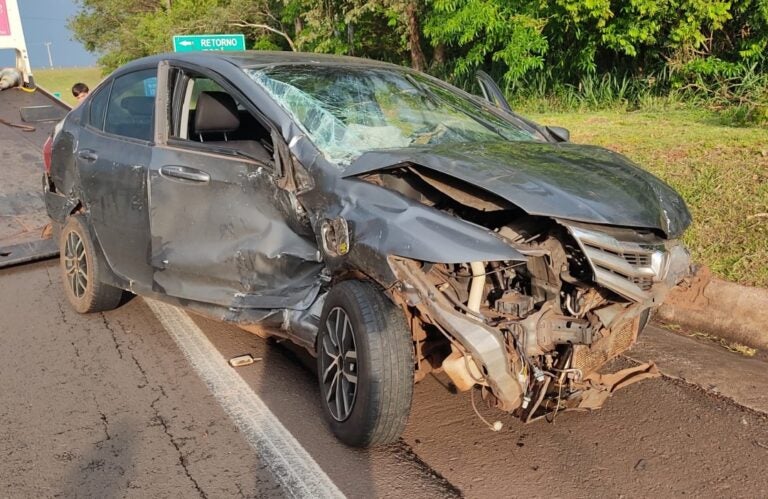 Acidente entre três veículos no trevo de Alto Piquiri deixa duas pessoas feridas