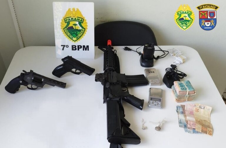 PM apreende simulacros durante cumprimento de mandado judicial em Tapejara