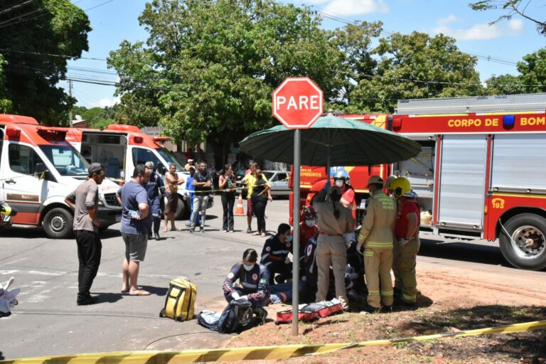 Umuarama: Homem morre após forte descarga elétrica enquanto trabalhava na rua Anhumaí