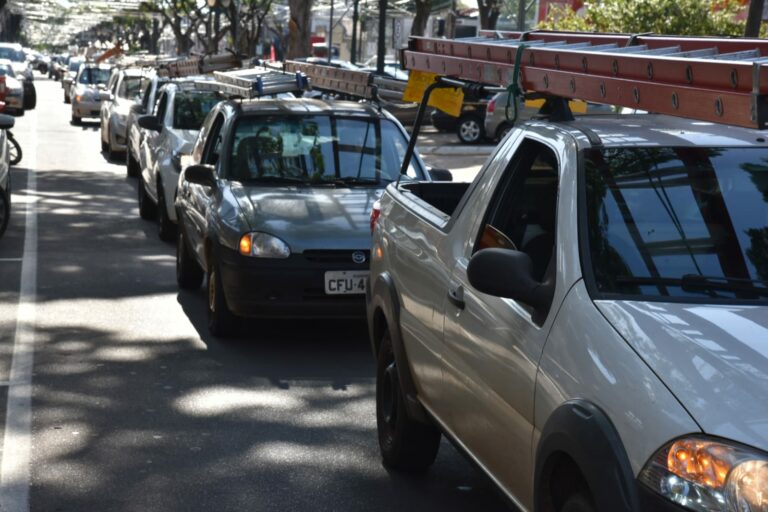 Trabalhadores do ramo de telecomunicações homenageiam colega que faleceu em Umuarama