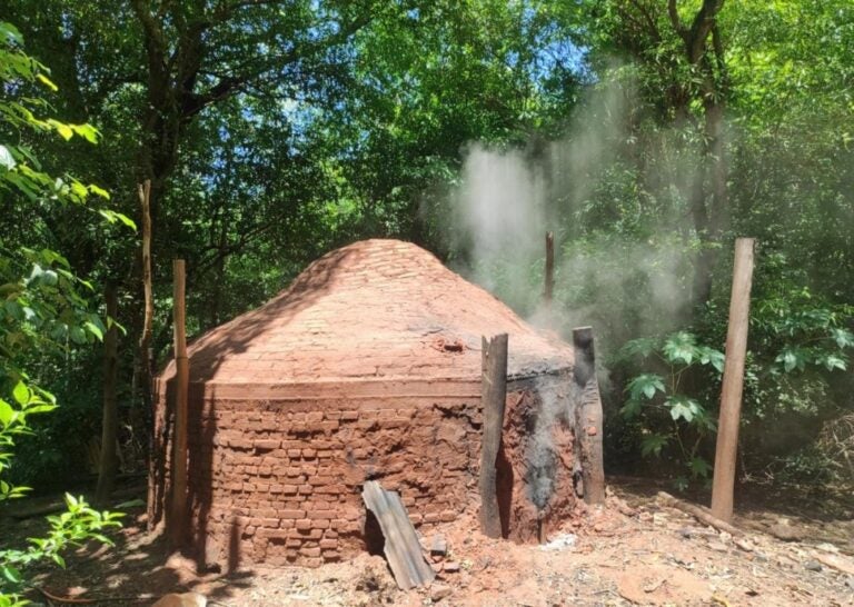 Polícia Ambiental encontra carvoaria irregular e apreende espingarda em Xambrê