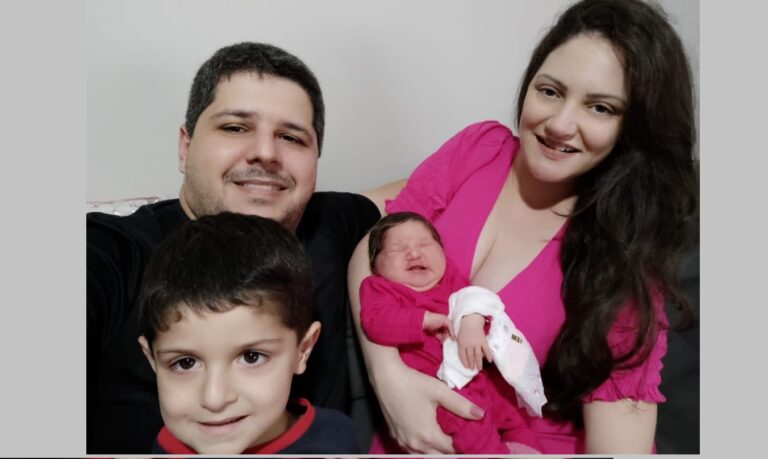 Laura: Um pequenino grande presente para a família neste Natal