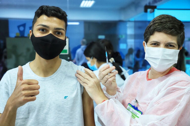 Regional de Saúde de Umuarama recebe mais 2.836 doses de vacina contra a Covid