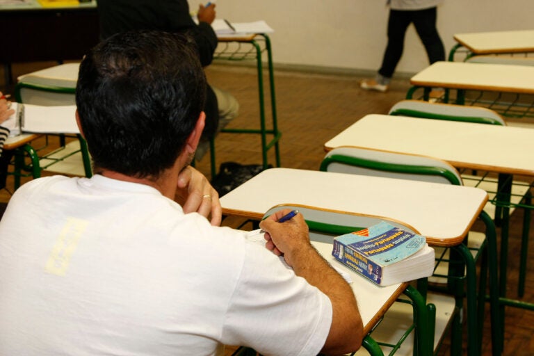 Candidatos do Encceja já podem solicitar certificação nos colégios estaduais credenciados
