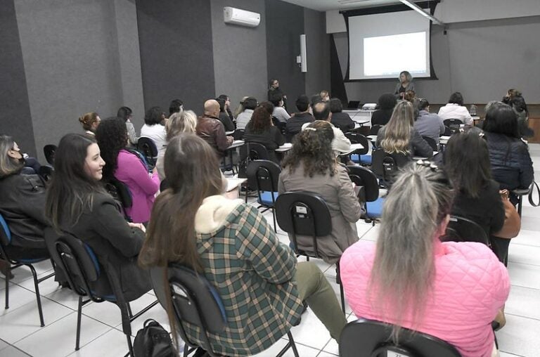 Projeto que garante o piso nacional dos professores será apresentado à Câmara de Umuarama