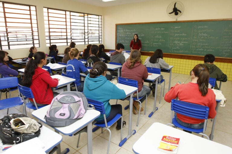 Governo lança Ganhando o Mundo para professores com cursos na Finlândia e Canadá