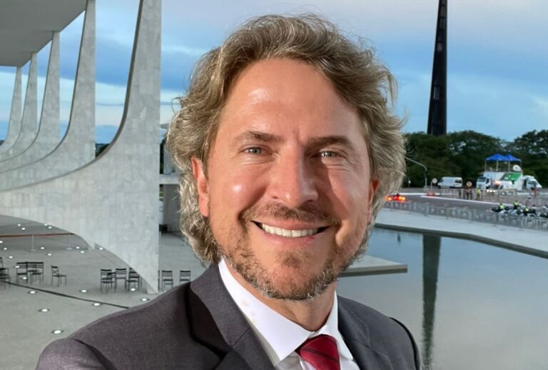 Zeca Dirceu é o novo líder do PT na Câmara dos Deputados