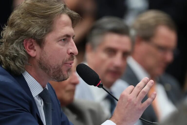 Novo piso do magistério é tema de reunião com Zeca Dirceu