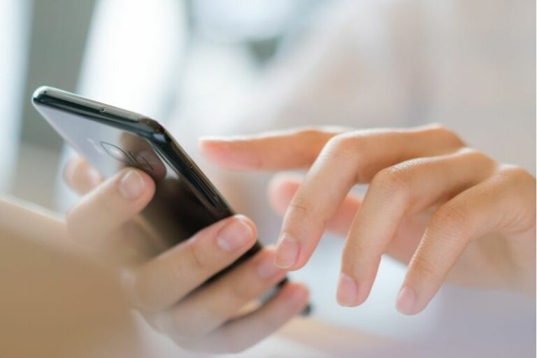 Funcionário de mercado é suspeito de furtar celular de cliente em Umuarama