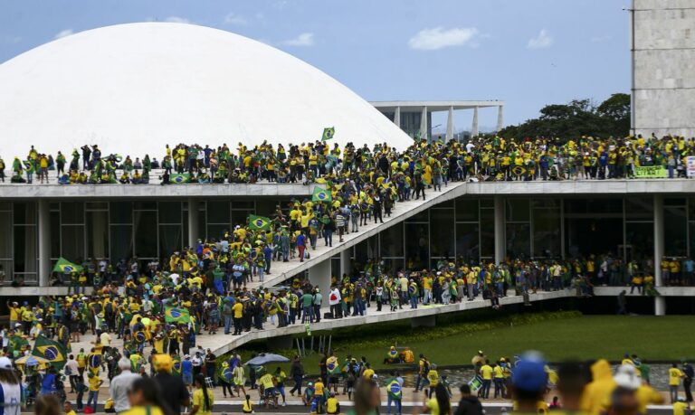 CBF divulga nota de repúdio ao uso da camisa da seleção em manifestações em antidemocráticas