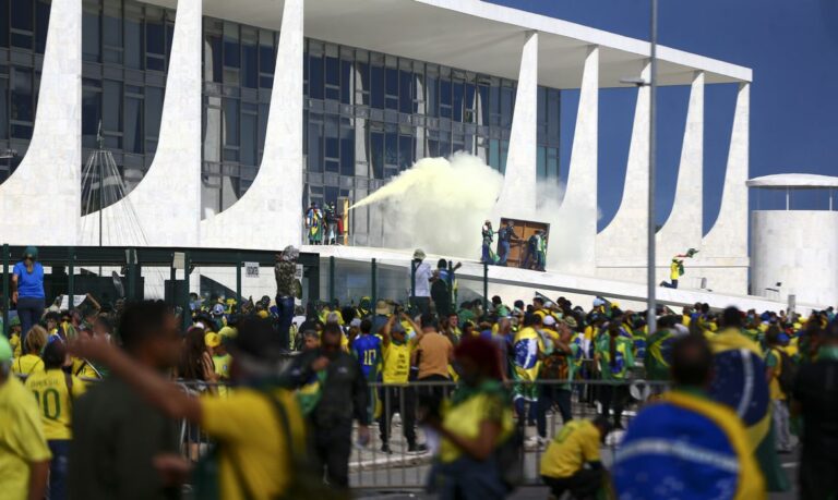 Lula decreta intervenção federal na segurança pública do Distrito Federal