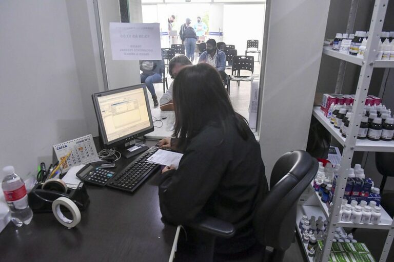 Com falta de farmacêuticos, Prefeitura de Umuarama prevê concurso para o setor