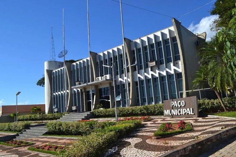 Prefeitura de São Jorge do Patrocínio explica divergência sobre reajuste dos professores