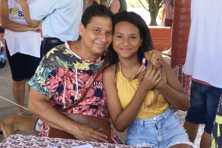 Umuarama: Dez animais foram adotados na feirinha de filhotes da Saau
