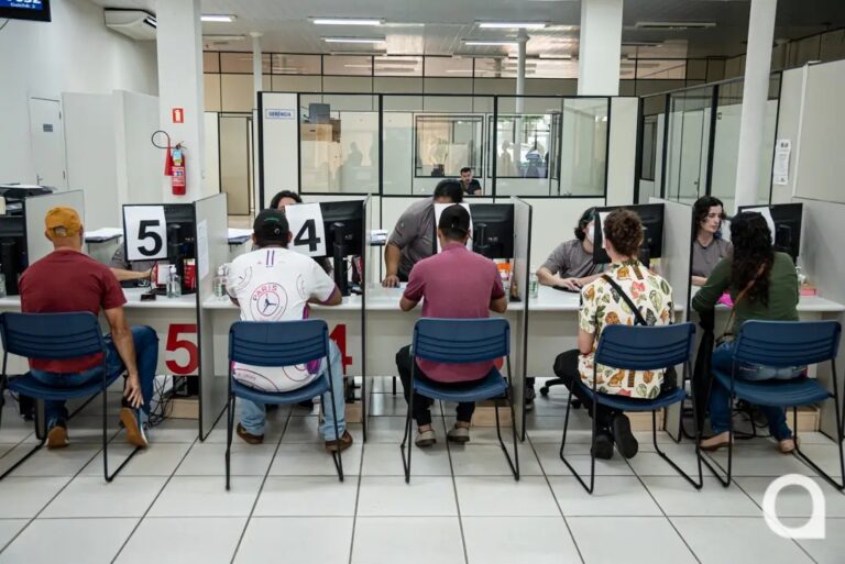 Umuarama abre a semana com 187 oportunidades para pessoas em busca de emprego